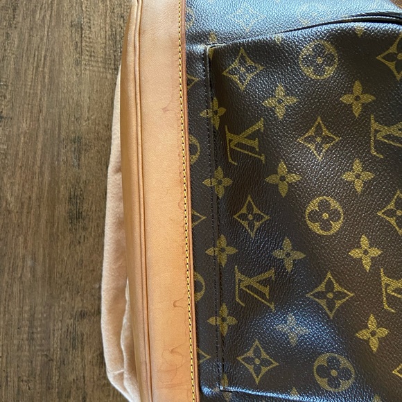 Authentic Louis Vuitton GM - Picture 12 of 13